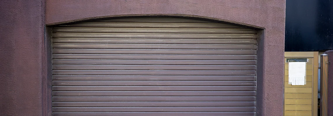 Fallen Garage Door Worn Rollers Replacement in Fort Lauderdale, Florida